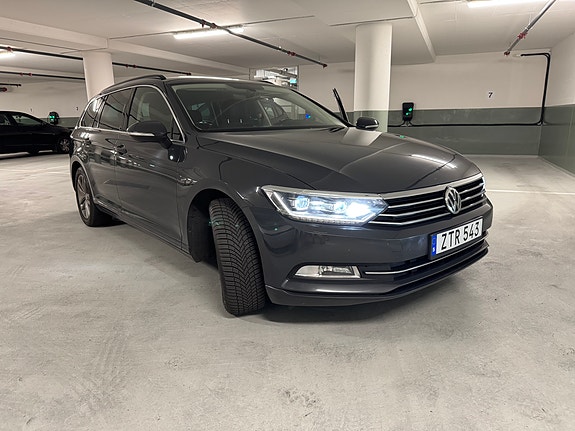 Volkswagen Passat 12 of 13