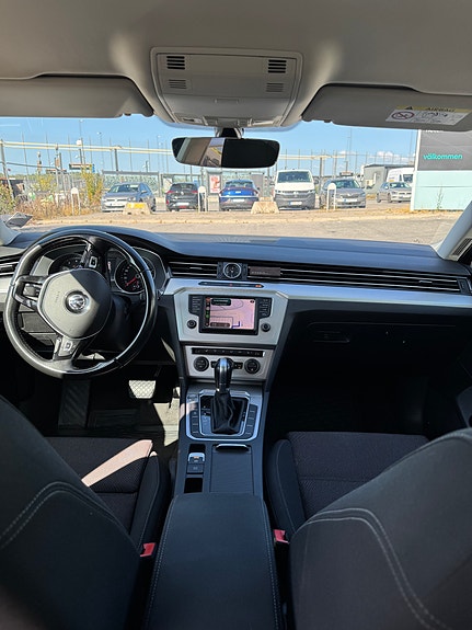 Volkswagen Passat 6 of 13