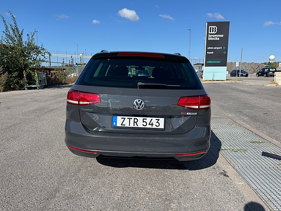 Volkswagen Passat 4 of 13