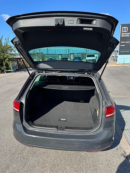 Volkswagen Passat 5 of 13