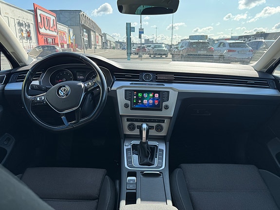 Volkswagen Passat 7 of 13