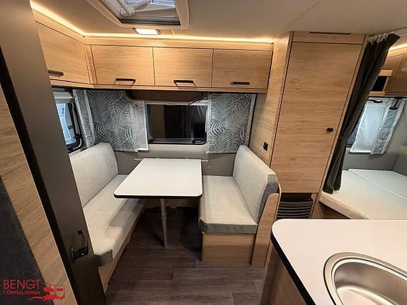 Weinsberg CaraOne 390 QD 3 of 17