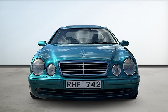 Mercedes-Benz CLK430 9 of 22