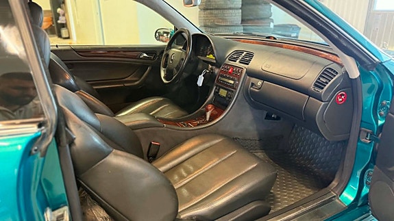 Mercedes-Benz CLK430 14 of 22