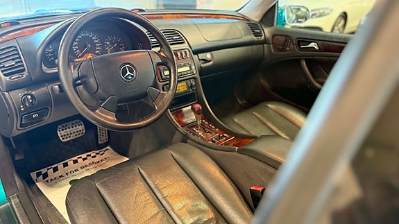 Mercedes-Benz CLK430 11 of 22