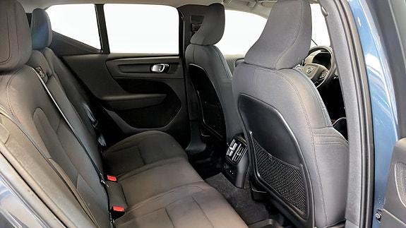 Volvo XC40 5 of 11