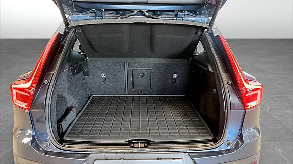 Volvo XC40 10 of 11