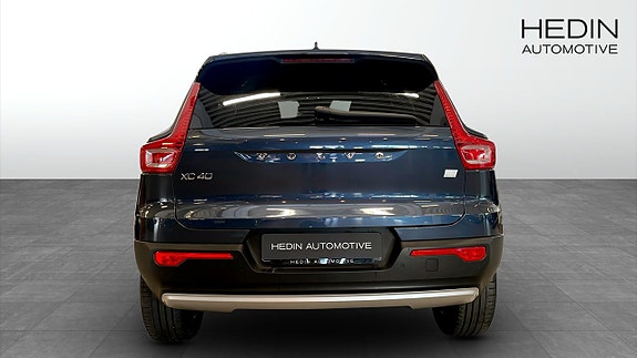 Volvo XC40 7 of 11