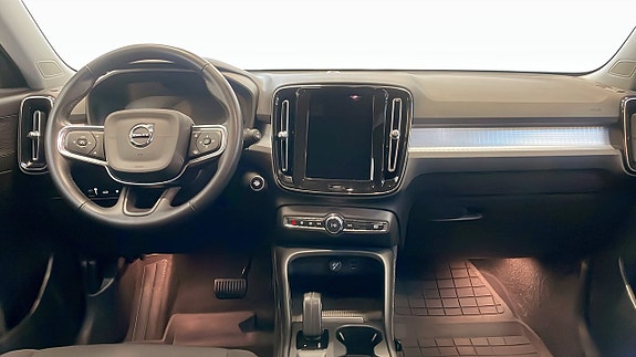 Volvo XC40 4 of 11