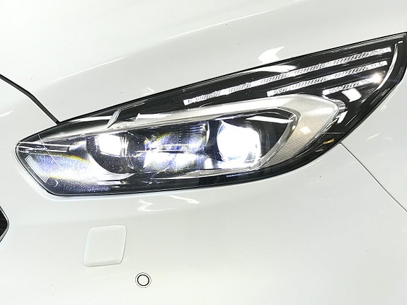 Ford S-MAX 7 of 27
