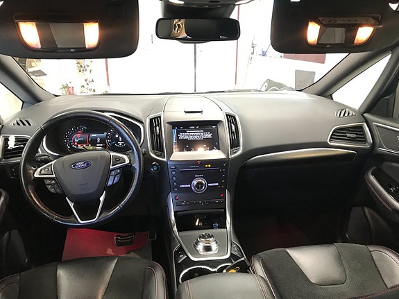Ford S-MAX 11 of 27