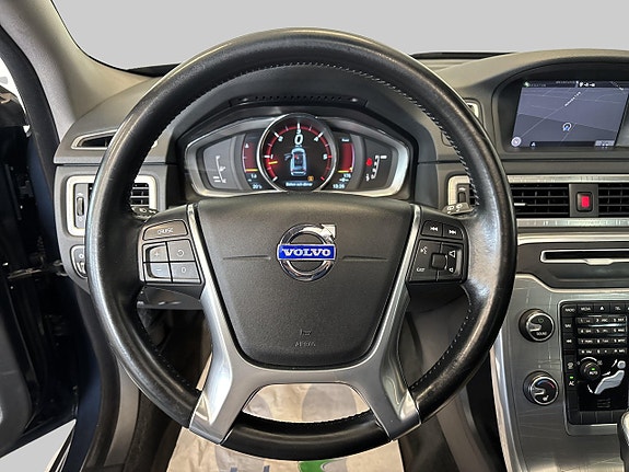Volvo XC70 12 of 28