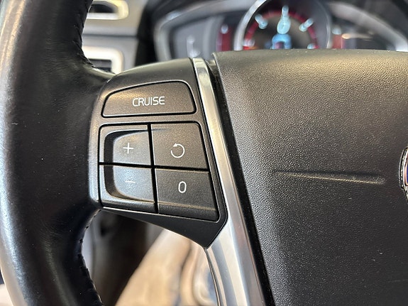 Volvo XC70 26 of 28