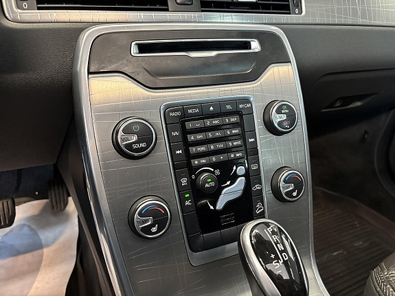 Volvo XC70 15 of 28