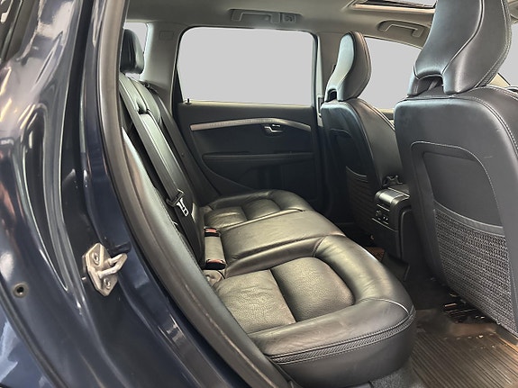 Volvo XC70 19 of 28
