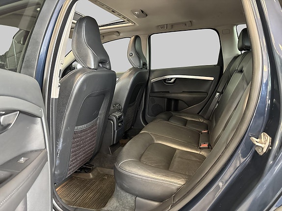 Volvo XC70 10 of 28