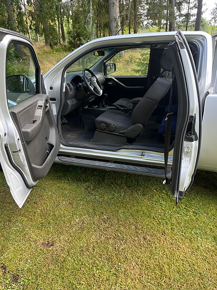 Nissan Navara 3 of 3