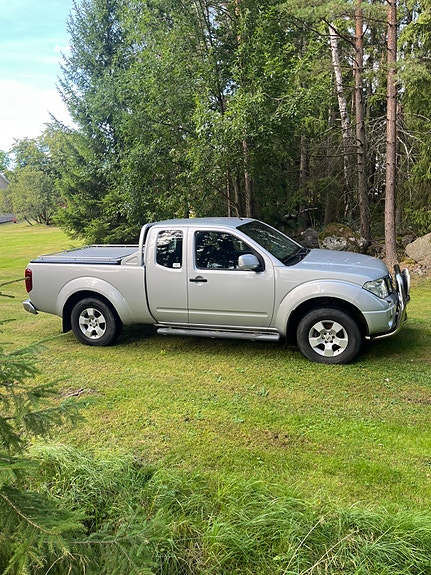Nissan Navara 2 of 3