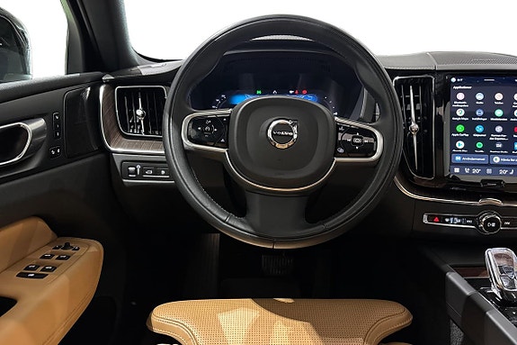 Volvo XC60 11 of 23