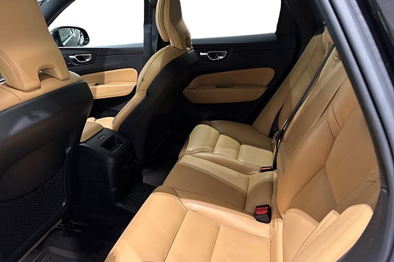 Volvo XC60 13 of 23