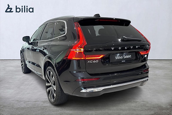Volvo XC60 2 of 23