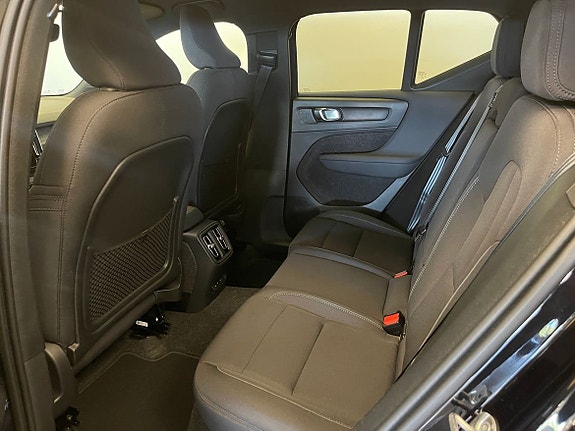 Volvo XC40 15 of 18