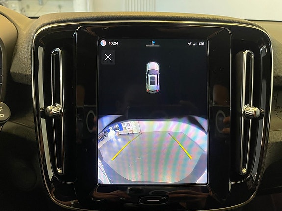Volvo XC40 17 of 18