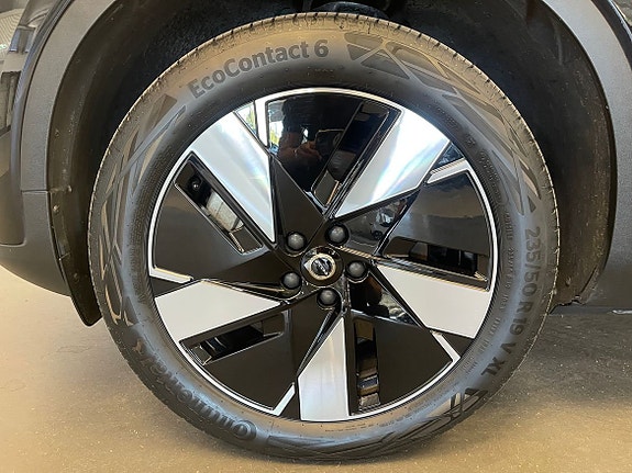 Volvo XC40 9 of 18