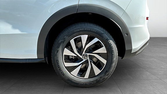 Volkswagen T-Roc 6 of 12