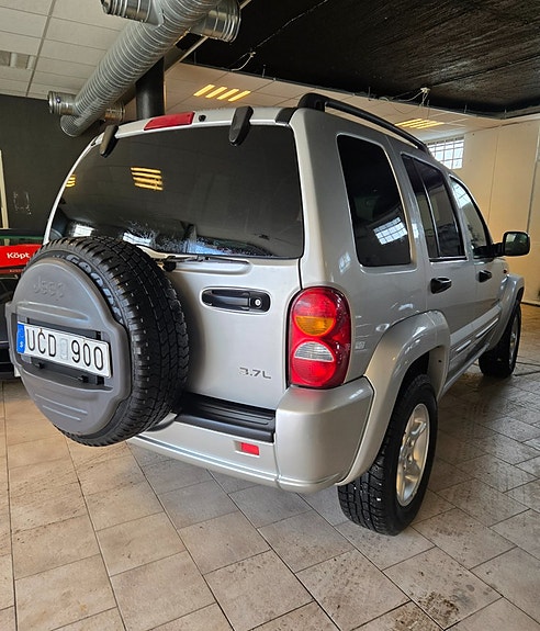 Jeep Cherokee 8 of 9