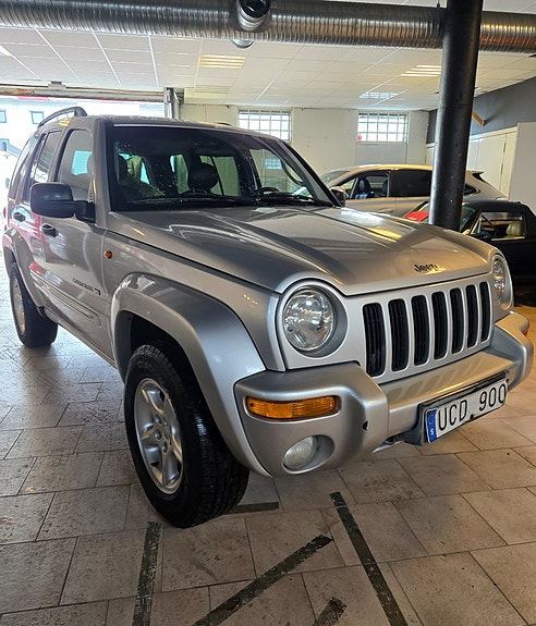 Jeep Cherokee 2 of 9