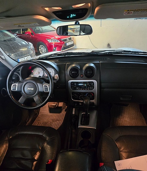 Jeep Cherokee 6 of 9