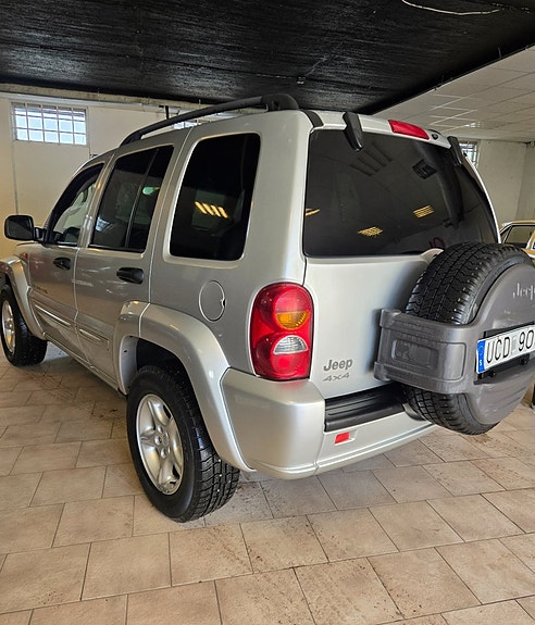 Jeep Cherokee 7 of 9