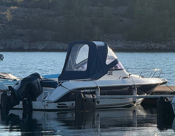 Galia 660 WA 2004 + Evinrude 135hk 2003 1 ägare 4 of 11