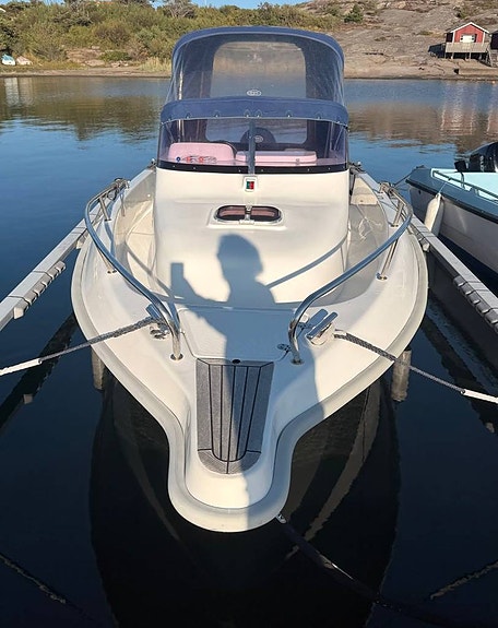 Galia 660 WA 2004 + Evinrude 135hk 2003 1 ägare 3 of 11
