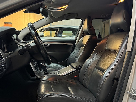 Volvo V70 15 of 16