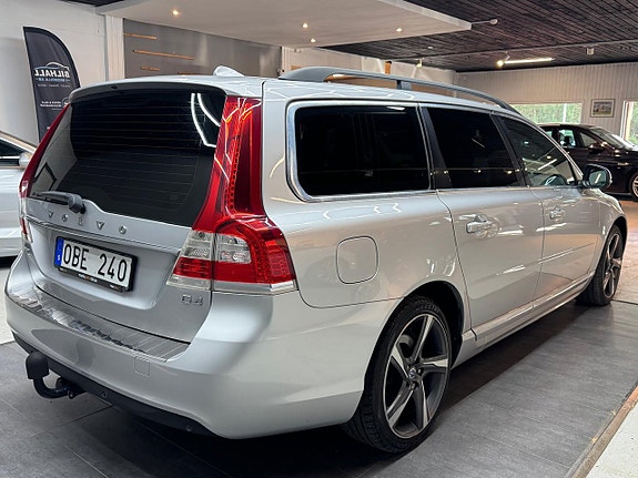 Volvo V70 5 of 16