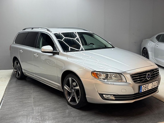 Volvo V70 2 of 16