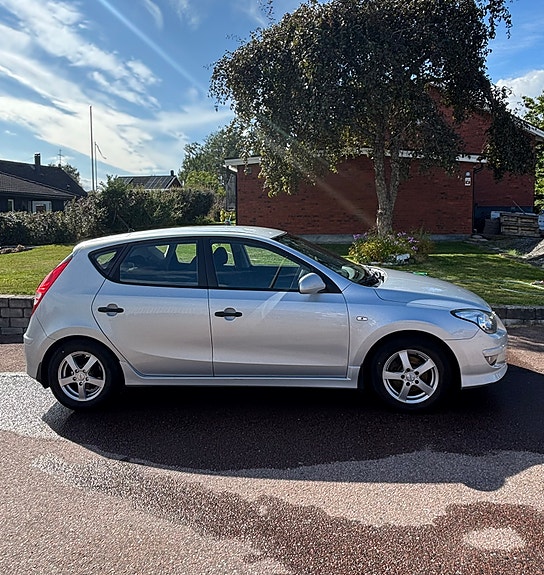 Hyundai i30 2 of 11