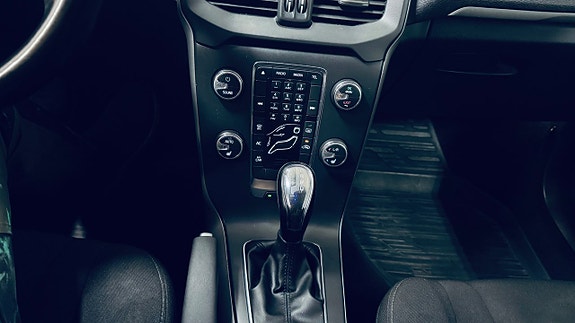 Volvo V40 14 of 18