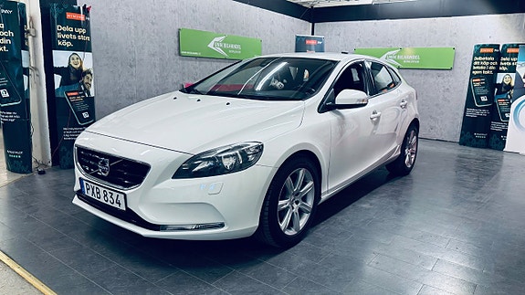 Volvo V40 3 of 18