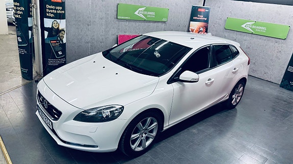 Volvo V40 4 of 18