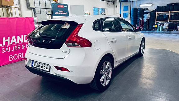 Volvo V40 6 of 18