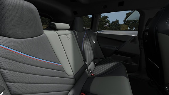 BMW iX 11 of 13