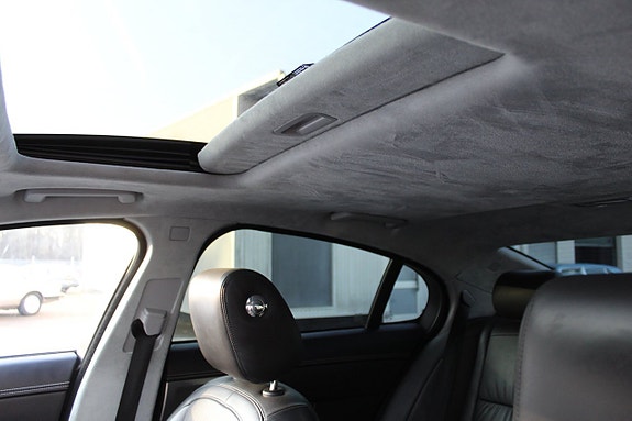 Jaguar XF 9 of 15