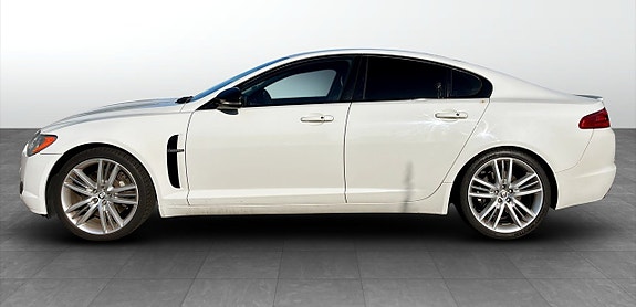 Jaguar XF 4 of 15