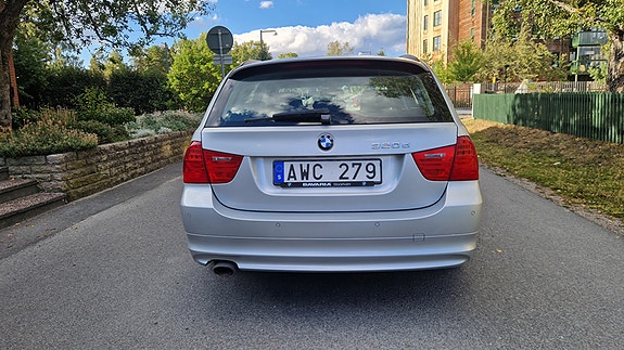 BMW 320d 4 of 8