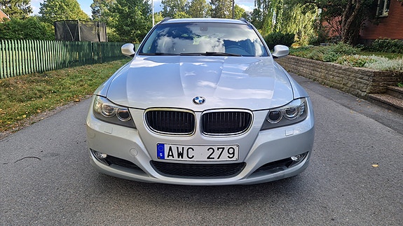 BMW 320d 2 of 8