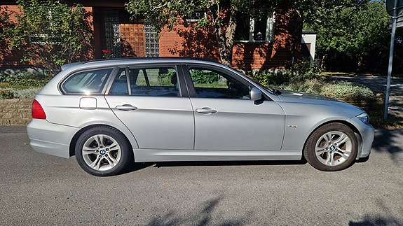 BMW 320d 3 of 8