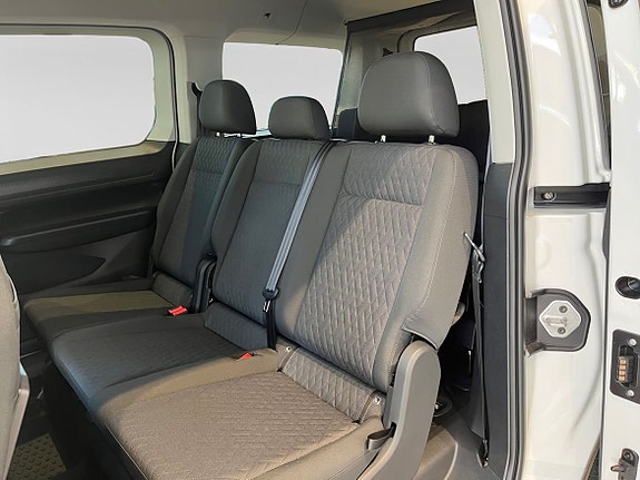 Volkswagen Caddy Maxi 14 of 17